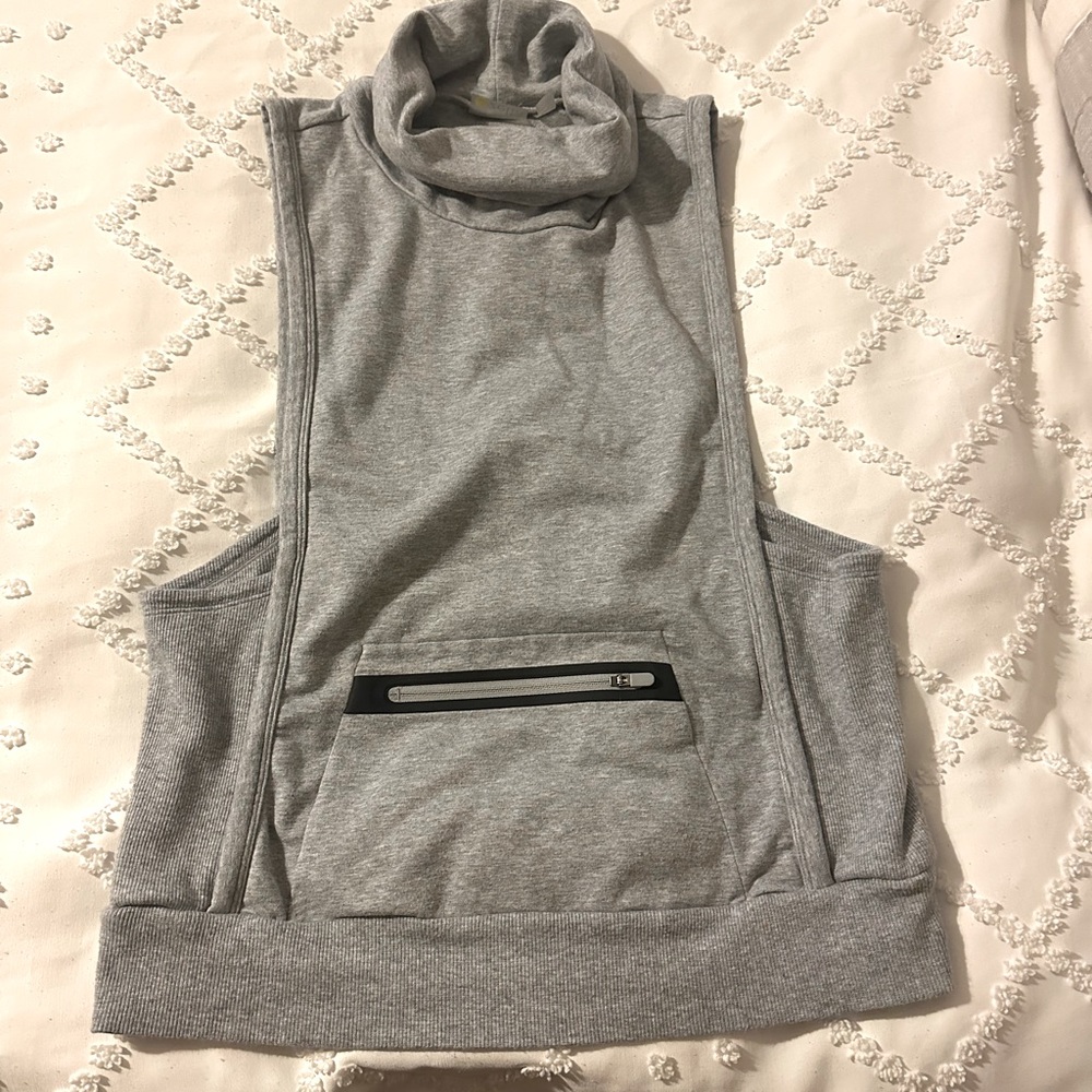 Zella tank